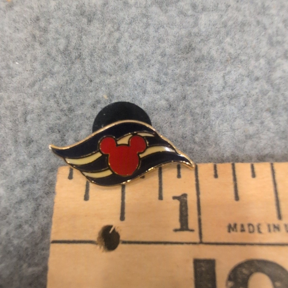 Disney Cruise Line Logo Pin Mickey Mouse Red Gold Wave Enamel Trading Pin - Picture 2 of 4